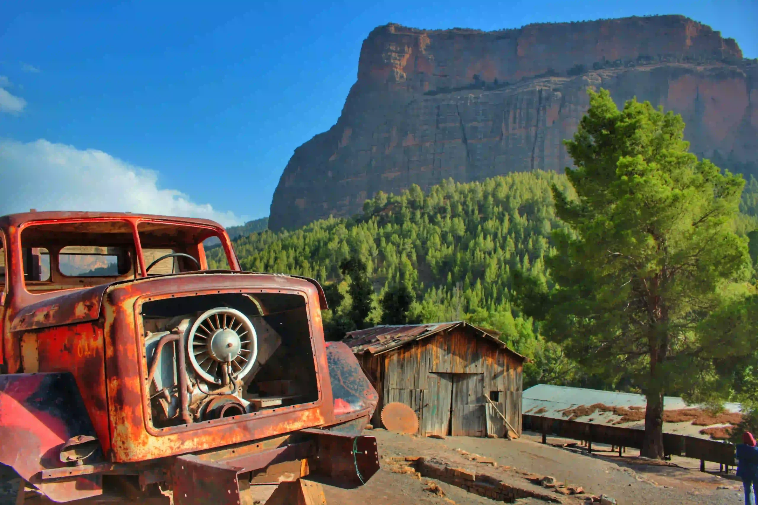 Mountain biking viewpoint near La Cathédrale Imsfrane High Atlas