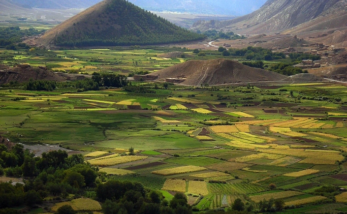 Landscape of Zaouiat Ahensal surrounded by High Atlas cliffs